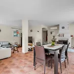 Jolie Provençale Indépendante